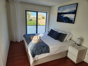 Master bedroom with king bed and ensuite – your perfect retreat for relaxation.