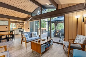 Spacious Living Area w/vaulted ceilings & large windows!