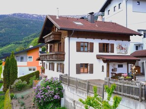 Fenêtre, Maison, Domicile, Porte, Établissements Humains, Chalet, Balcon, Village, Peindre, Village De Montagne