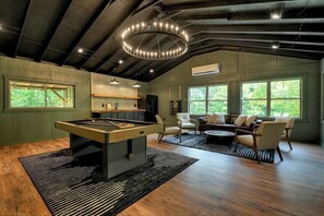 Private entertainment escape