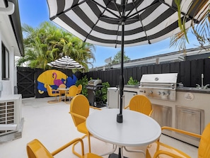 Outdoor kitchen