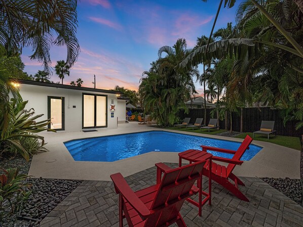 XL Heated pool