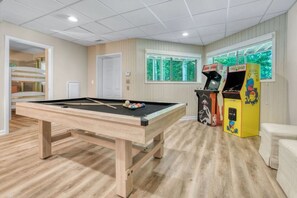 PLEASE READ HOUSE RULES BEFORE BOOKING