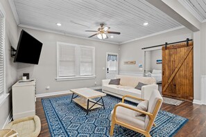 Cozy living area to relax in!