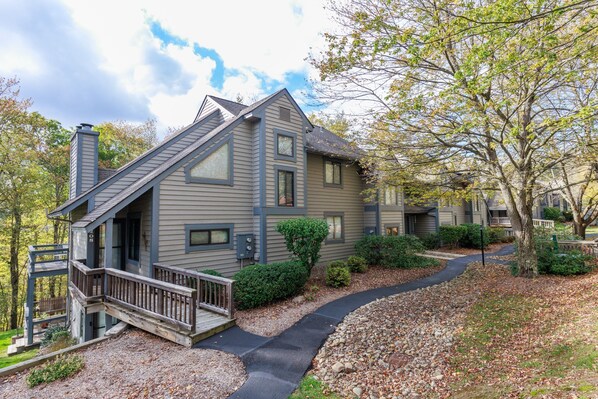Architecture, Building, Cottage, House, Neighborhood