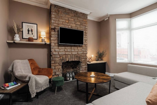 Comfortable Living Space featuring:
- Smart TV with Netflix
- 1 x Sofa Bed