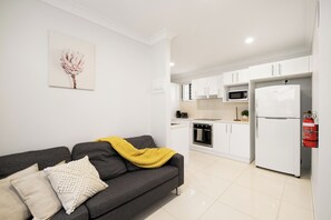 Private Living Room (2)