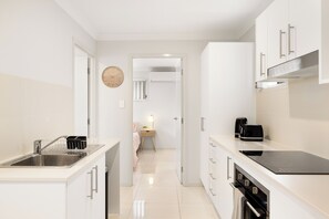 Private Kitchen (2)