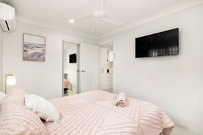 Bedroom (1)