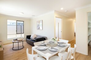 Dining Area (1)