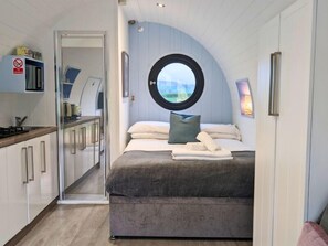 Sleeping area at the Kingfishers Burrow