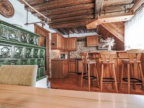 Propriété, Meubles, Table, Bâtiment, Bois, Design Intérieur, Rayonnage, Faisceau, Mur, Tache De Bois
