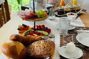 Breakfast meal
