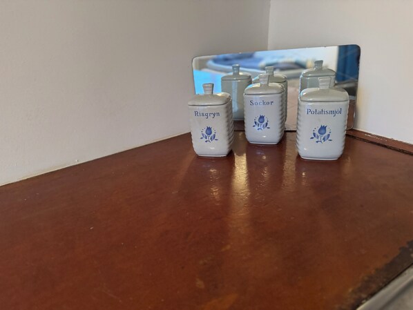 Bathroom amenities