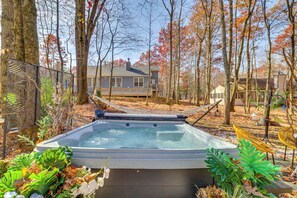 Private Hot Tub | Charcoal Grill | Deck
