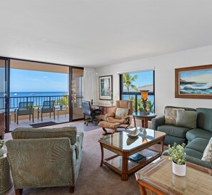 Amazing living room views of the ocean