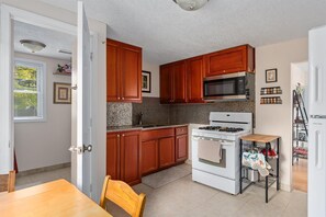 Enjoy the fully stocked kitchen for your convenience. 