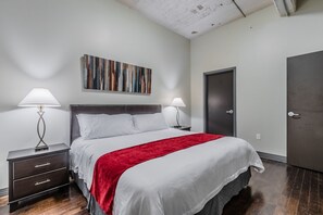 Master bedroom - King bed