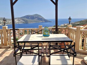 Al Fresco dining