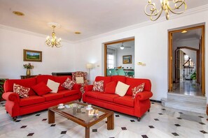 Villa Cajal Parador image