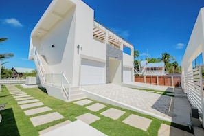 Exterior (2)