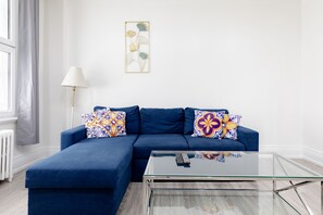Living Room / Lounge