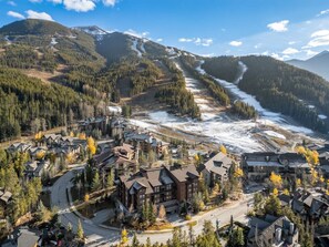 Exterior of 1000 Peaks Lodge in the upper village of Panorama Mountain Resort with ski-in/out access to the Mile 1 Chairlift.