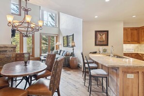 woodrunplace-4-5296_54065569460_o