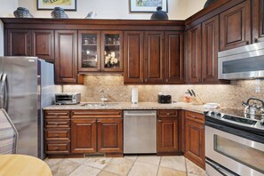 woodrunplace-37-6985_54093657626_o