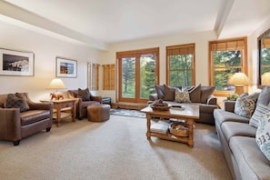 woodrunplace-38-4140_54030099943_o