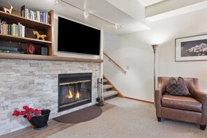 woodrunplace-38-4145_54028971227_o