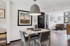 woodrunplace-47-5796_54065372018_o