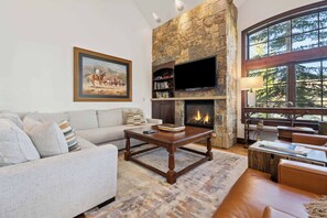 woodrunplace-57-6041_54064250557_o