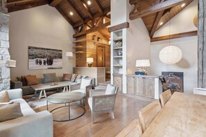 woodrunplace-61-3685_54028987822_o_2