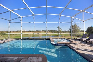 Private Pool & Spa & Outdoor Ping Pong Table Overlooking the Golf Course 