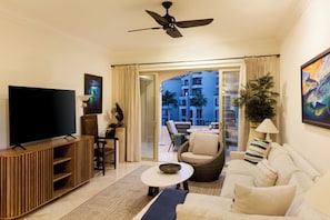 Newly remodeled living area, new furniture, artwork, etc.!!