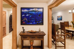Beautiful "True 2 Bedroom" Entryway!