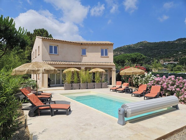 Piscine maison de vacances