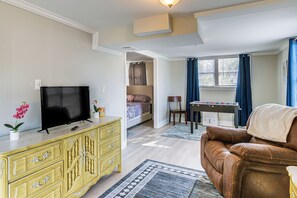 Sitting Area | 3-Story Home | Free WiFi | Central A/C & Heating