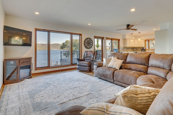 Wabasha Vacation Rental | 3BR | 2BA | 2,000 Sq Ft | 2 Steps to Access
