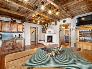 Wood, Home, House, Cottage, Furniture, Log Cabin, Kitchen & Dining Room Table, Dining Room, Hardwood, Ceiling