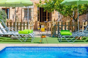 Schwimmbad des Ferienhauses