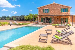 Holiday Home Swimming Pool