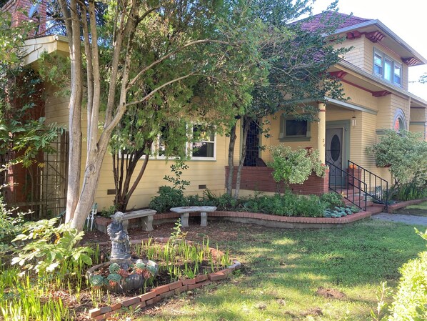 Cloverwood Manor