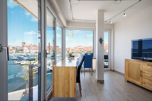 Panorama Suite Waren lichtdurchfluteter Wohnbereich