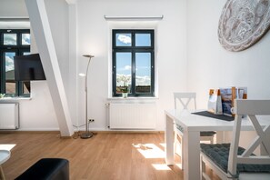 Ferienwohnung SeaLove in Malchow Esstsich im Wohnbereich