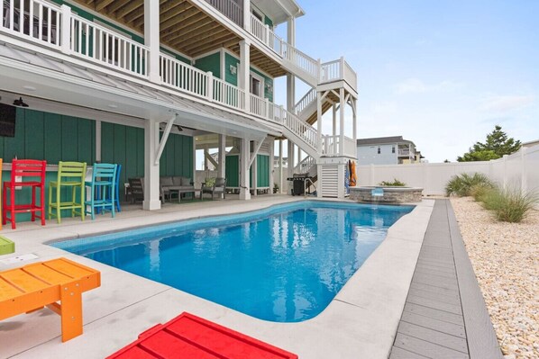 Pool Tiki Bar Area