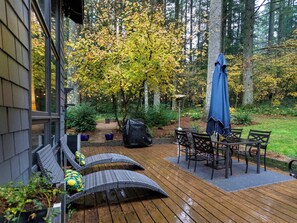 Enjoy outdoor bliss on our deck! Dine al fresco or lounge amidst nature.