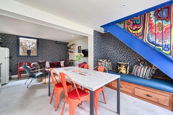 Entertaining space galore!