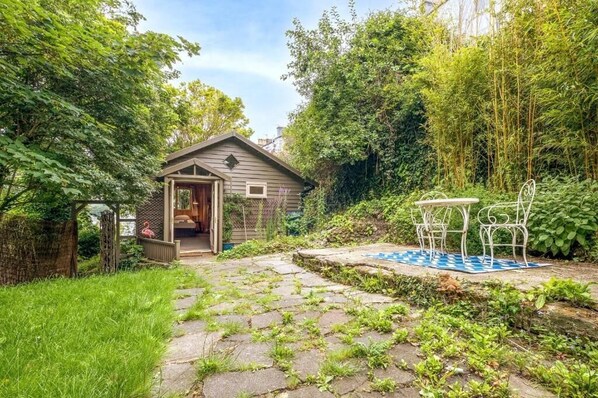 The Eco Cabin, Brighton and Hove - Host & Stay